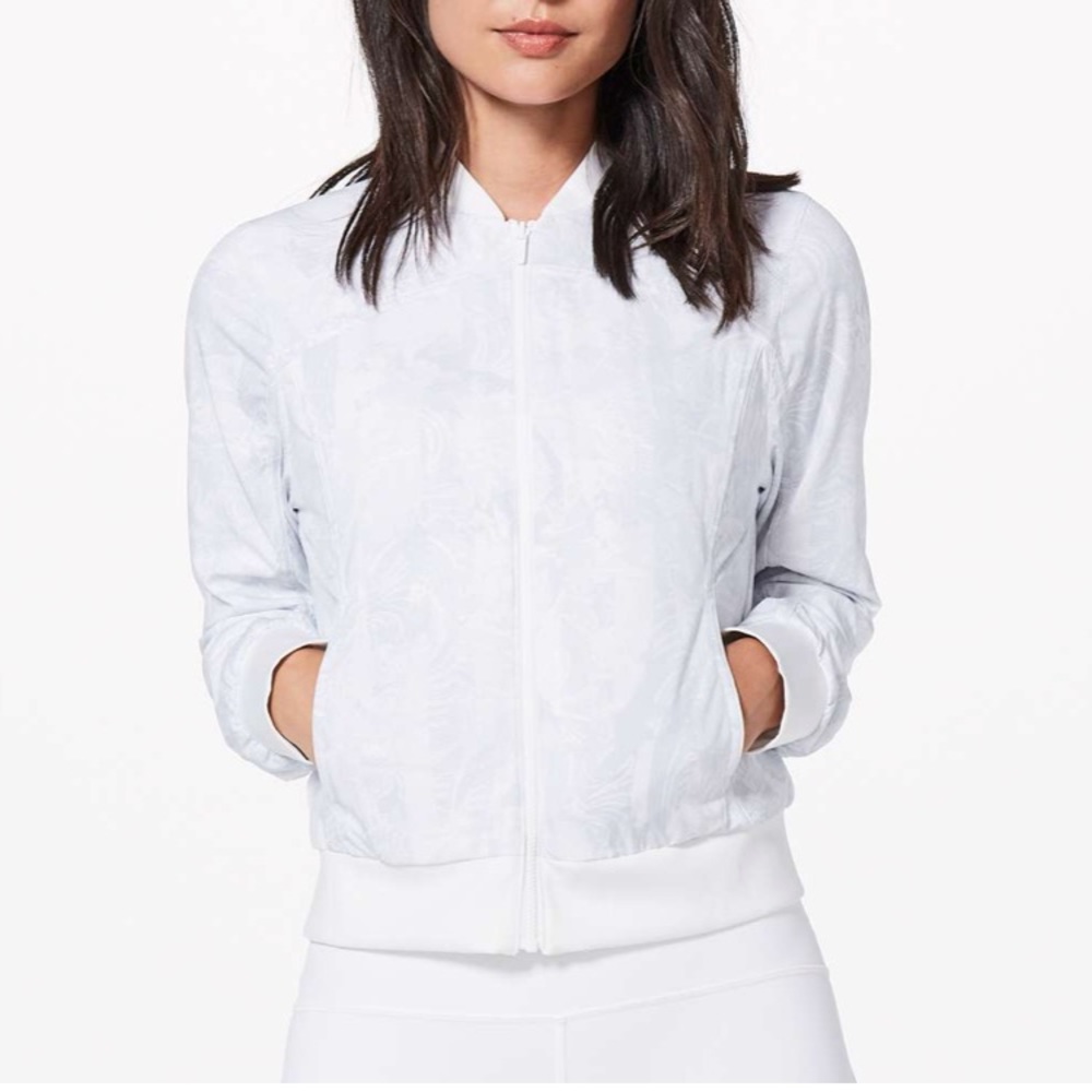 LULULEMON Bomb Around Jacket *Reversible White / Eternal Wave White 6